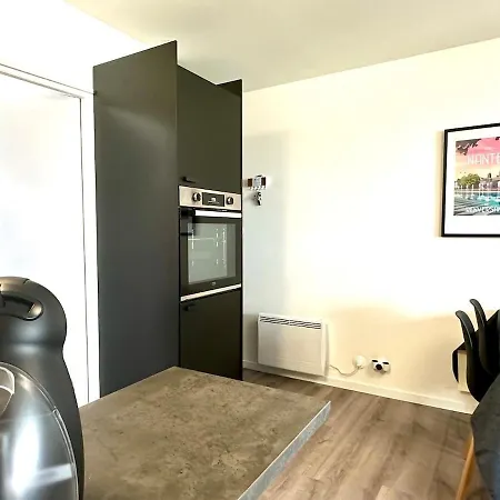 T3 Lumineux A Deux Pas De La * سا يْليرْ دو ري