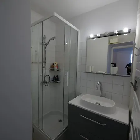 T3 Lumineux A Deux Pas De La شقة